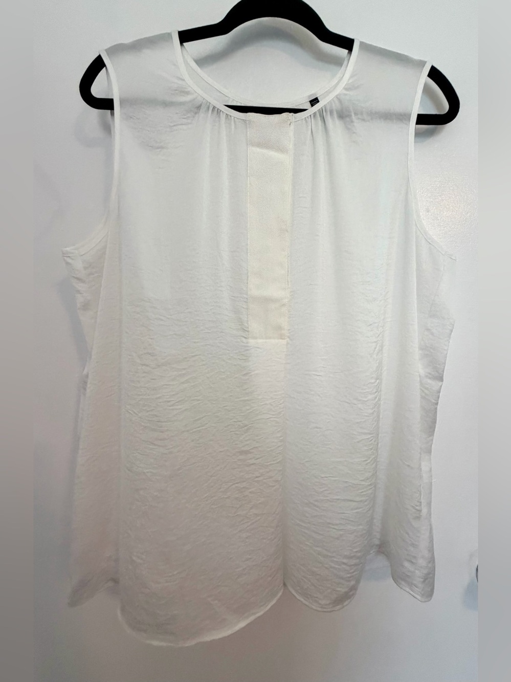 CAbi White Sleeveless Pleated-Front Tank